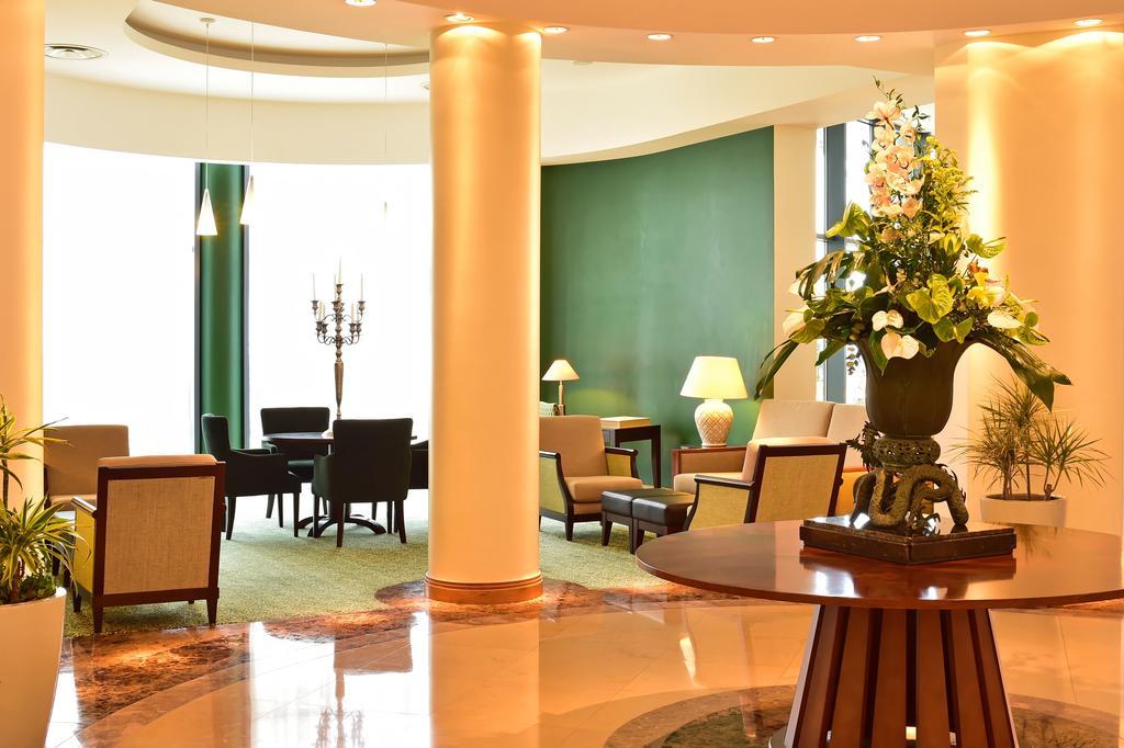 Pestana Grand Ocean Resort Hotel Funchal  Exterior foto The lobby of the hotel