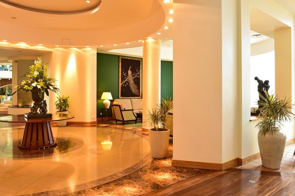 Pestana Grand Ocean Resort Hotel Funchal  Exterior foto The lobby of the hotel