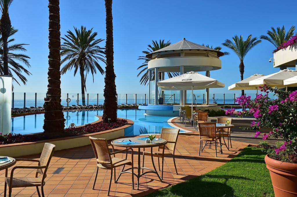 Pestana Grand Ocean Resort Hotel Funchal  Exterior foto The pool at the Royal Beach Palace
