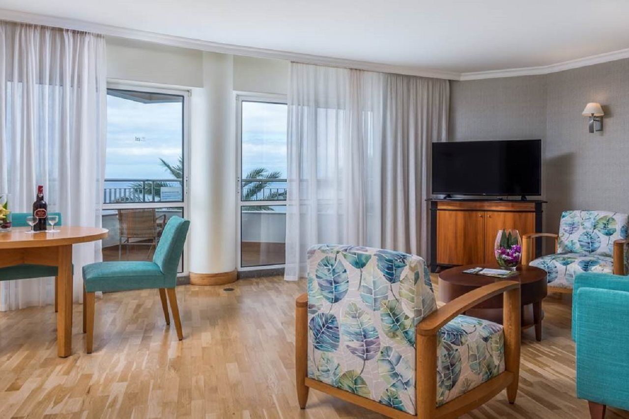 Pestana Grand Ocean Resort Hotel Funchal  Exterior foto Suite